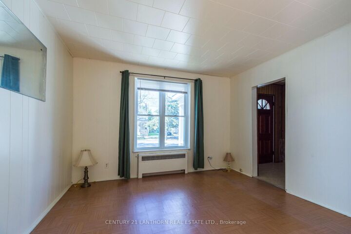 Property Photo: 23 Howard Street ON K8P 3T1