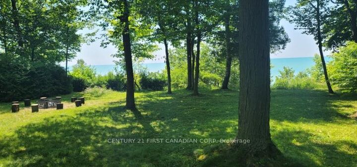 Property Photo:  75061 Elmslie Drive S  ON N0M 1G0 