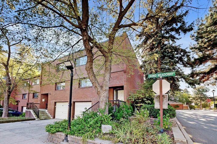 Property Photo:  44 Song Meadoway N/A  ON M2H 2T7 