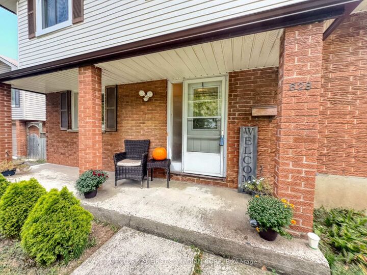Property Photo:  628 Viscount Road  ON N6J 2Y2 