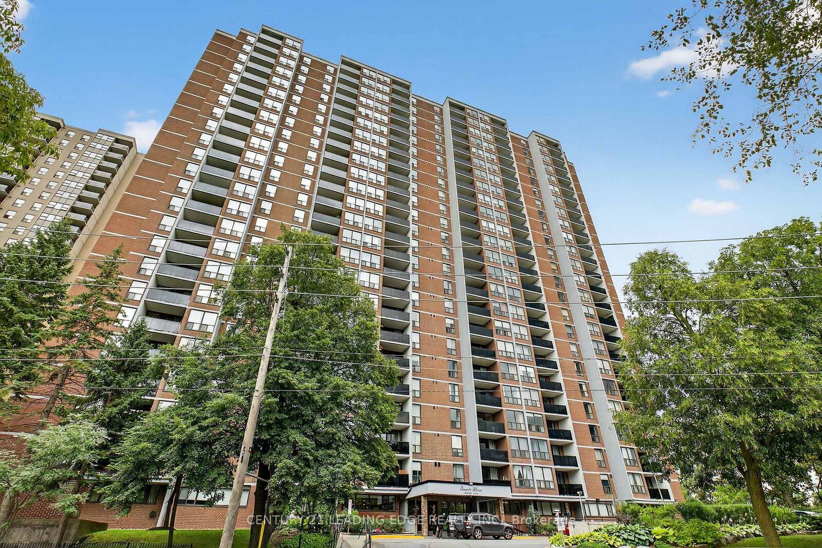 Photo de la propriété:  85 Emmett Avenue 1802  ON M6M 5A2 