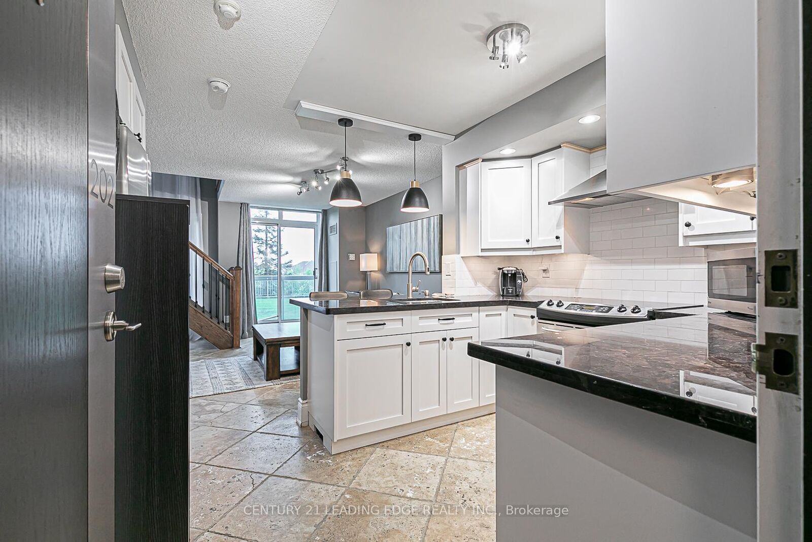 Property Photo:  3 Ellesmere Street 202  ON L4B 4N2 