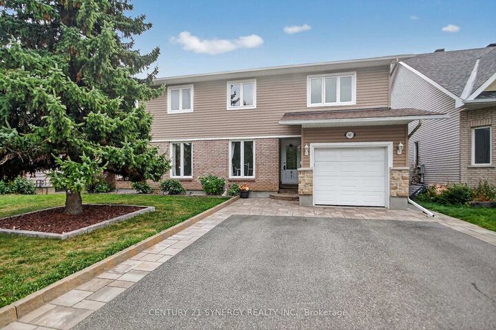 Property Photo:  61 Fieldgate Drive  ON K2J 1V3 