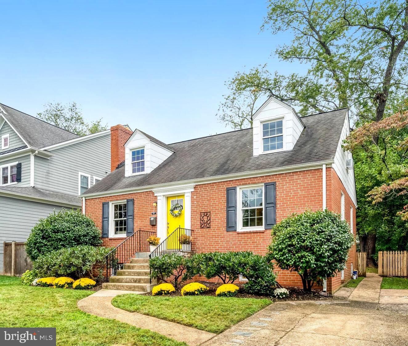Property Photo: 107 W Cameron Road VA 22046