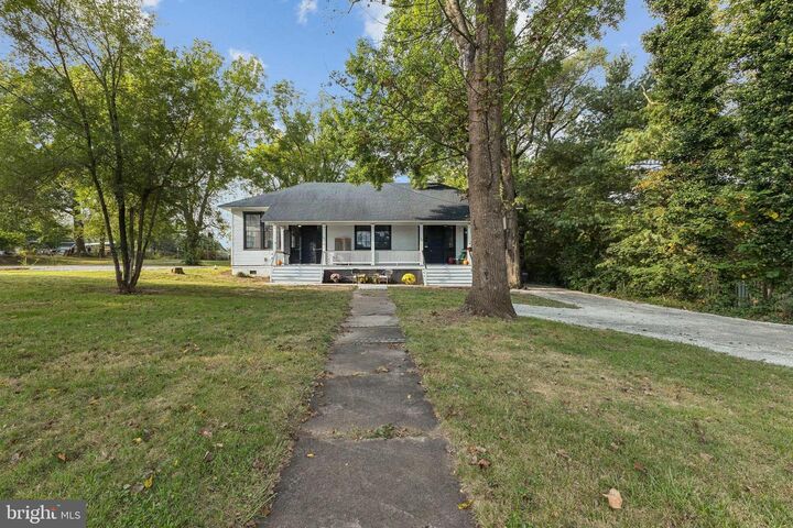 Property Photo:  101, 103 W Main Street W 101,103  VA 22620 