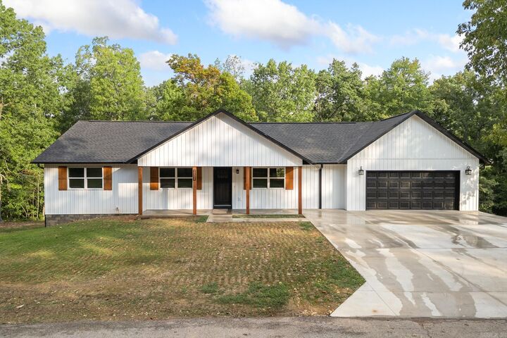 6010 Oak Leaf Drive  Harrison AR 72601-3401 photo