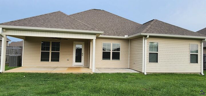 Property Photo:  102 Wenlock Circle  GA 31005 