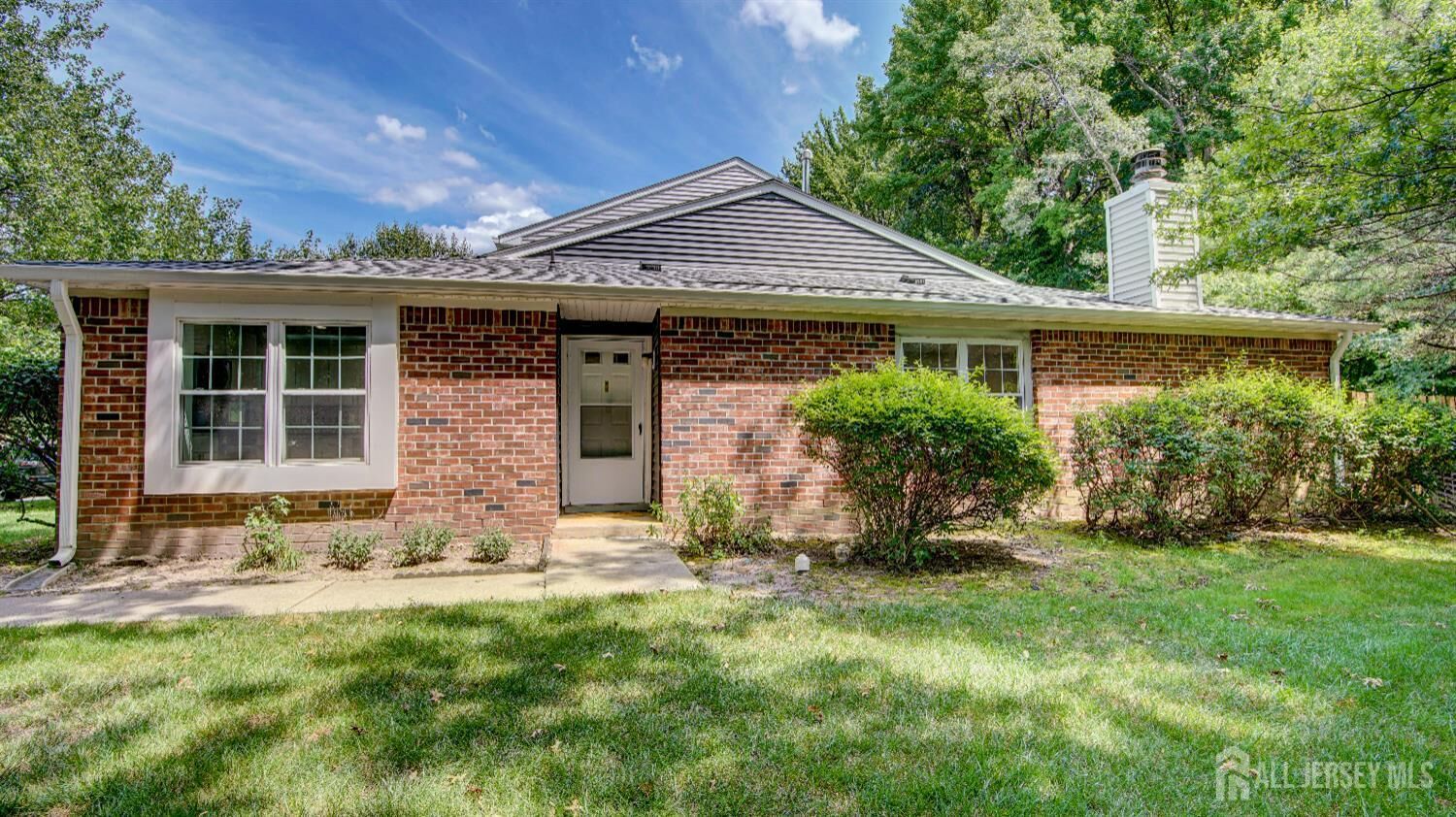 Property Photo:  267 Constitution Circle  NJ 08902 