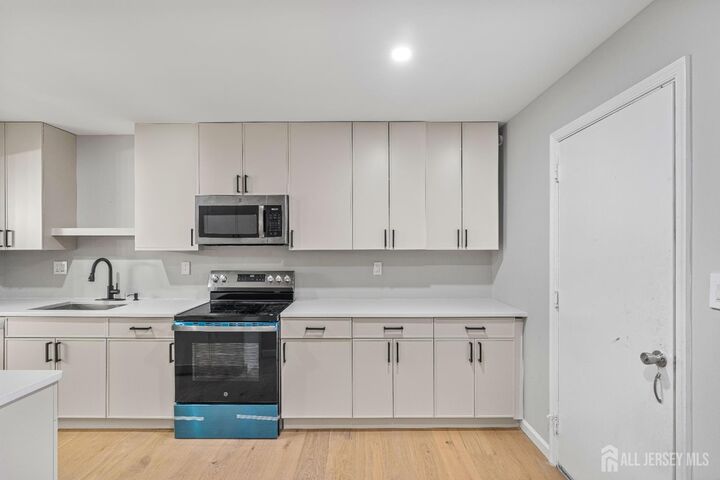 Property Photo:  59 Bayberry Drive  NJ 08873 