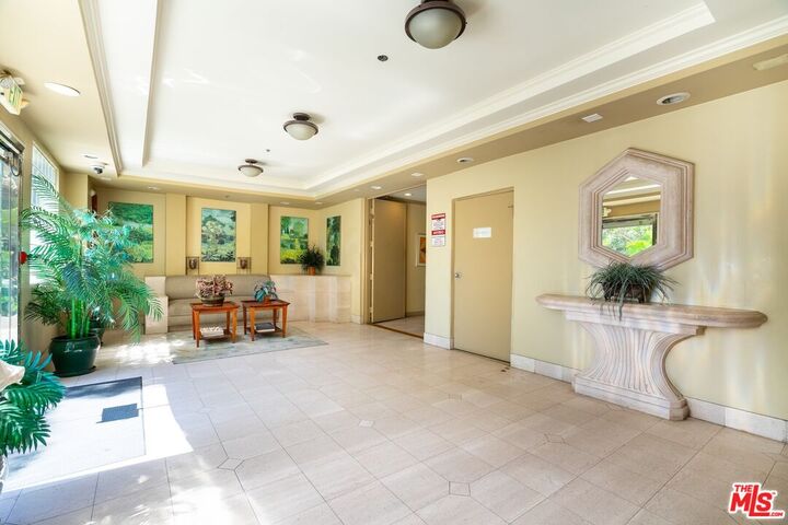 Property Photo:  11535 Rochester Ave  CA 90025 
