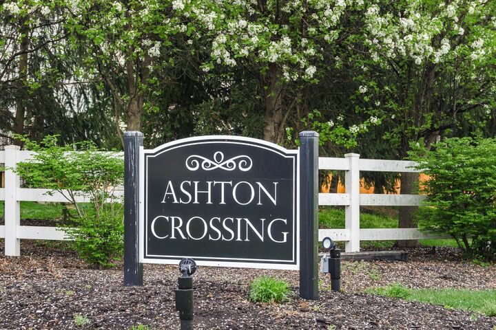 Property Photo:  9 Hawthorne Drive  OH 43103 