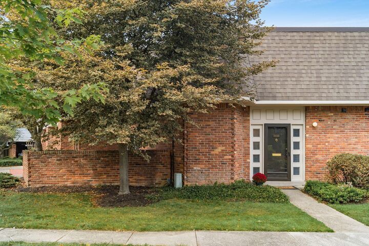 Property Photo: 1610 Lafayette Drive OH 43220