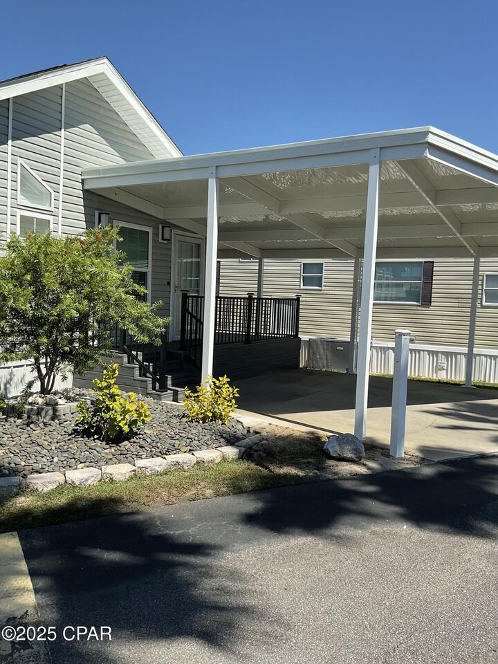 Property Photo: 1219 Thomas Drive 8 FL 32408