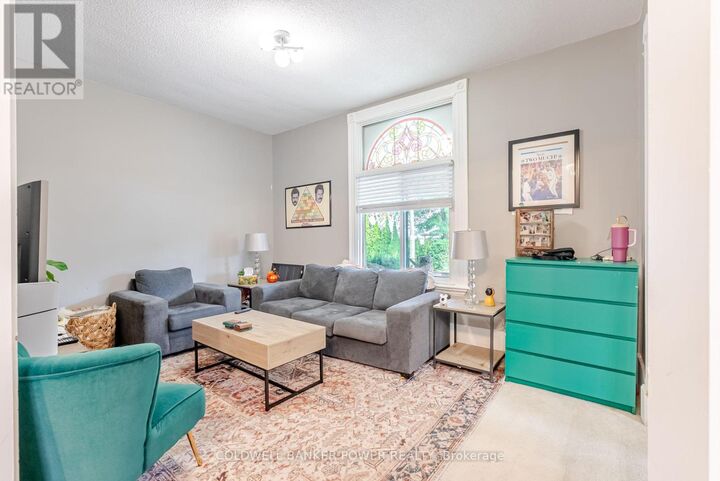 Property Photo:  19 Cynthia Street  ON N6C 3G2 