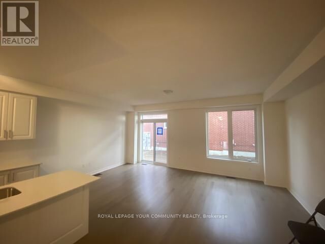 Property Photo:  92 Phoenix Boulevard  ON L9J 0R7 