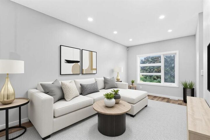 Property Photo:  375 Edgewood Street  MB R2H 0Z8 