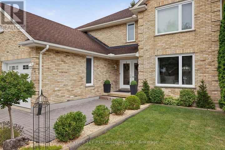 Property Photo:  311 Ambleside Drive  ON N6G 4V8 