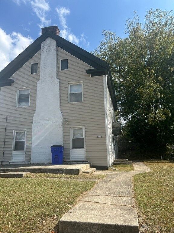 1712 Catalpa Drive  Dayton OH 45406 photo