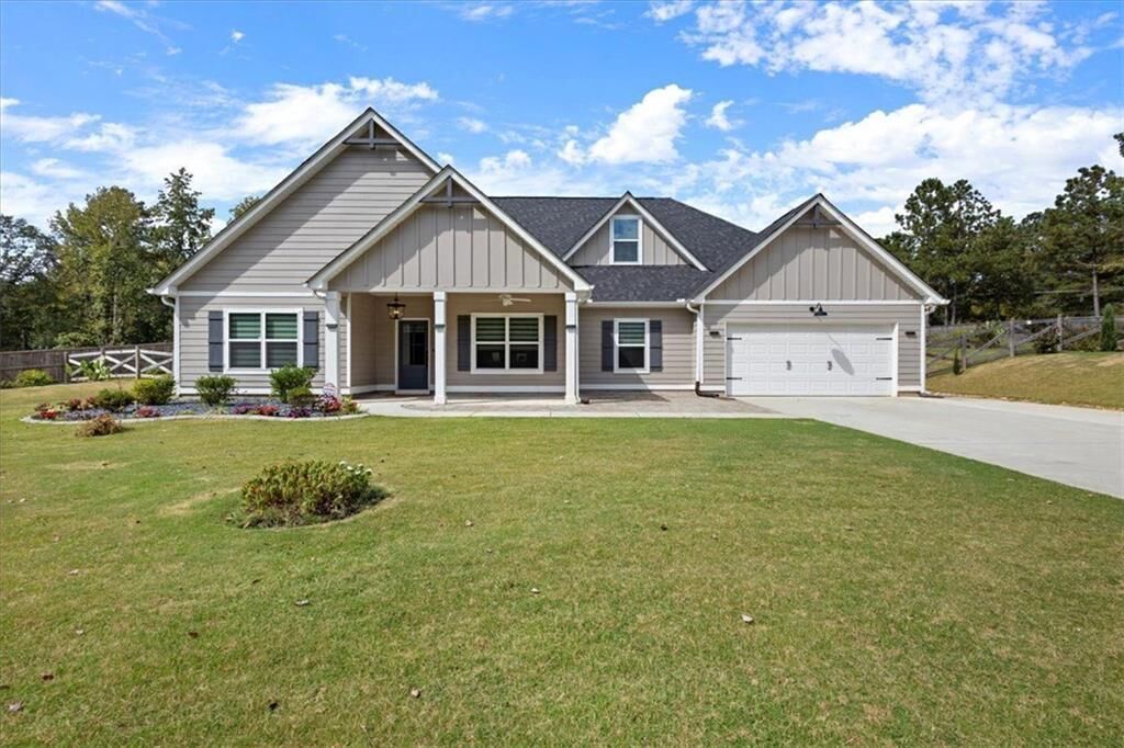 Property Photo: 7001 Palomino Trail GA 30187