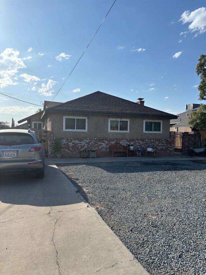 825 Divisadero  Visalia CA 93291 photo