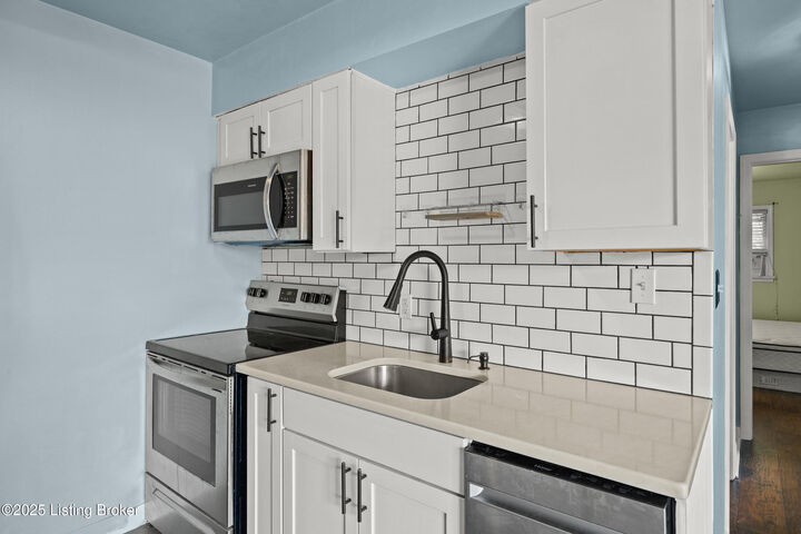 Property Photo:  1718 Odaniel Ave 7  KY 40213 