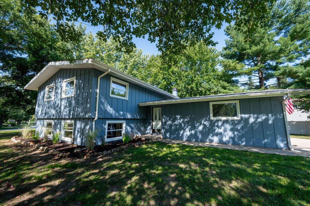 Property Photo:  2308 N Dianne Drive  IN 46360 