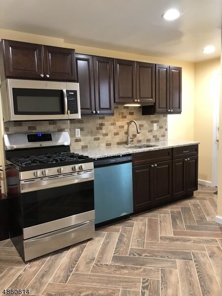 Property Photo:  2 Washington A  NJ 07016 