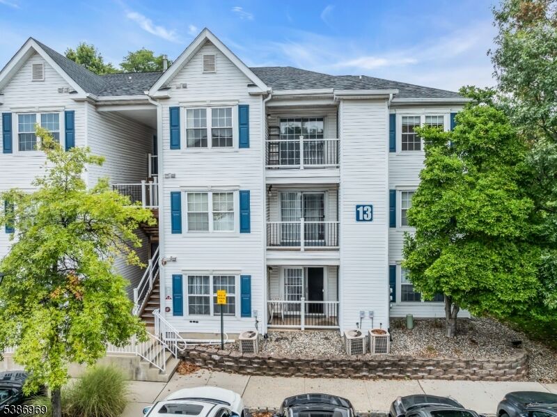 Property Photo:  1337 Waterford Dr 1337  NJ 08817 