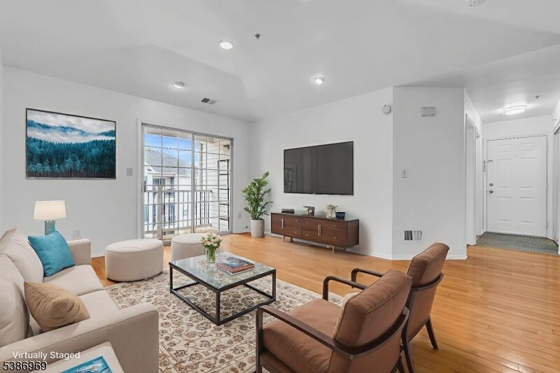 Property Photo:  1337 Waterford Dr 1337  NJ 08817 