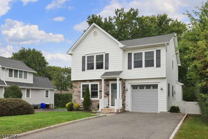 Property Photo:  1015 Columbus Ave  NJ 07090 