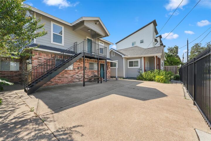 Property Photo: 2516 Anita Street 2 TX 77004