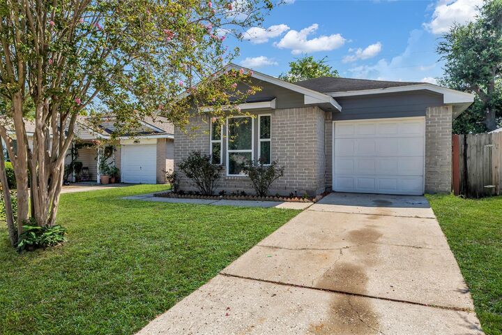 Property Photo:  7227 Greenyard Drive  TX 77086 