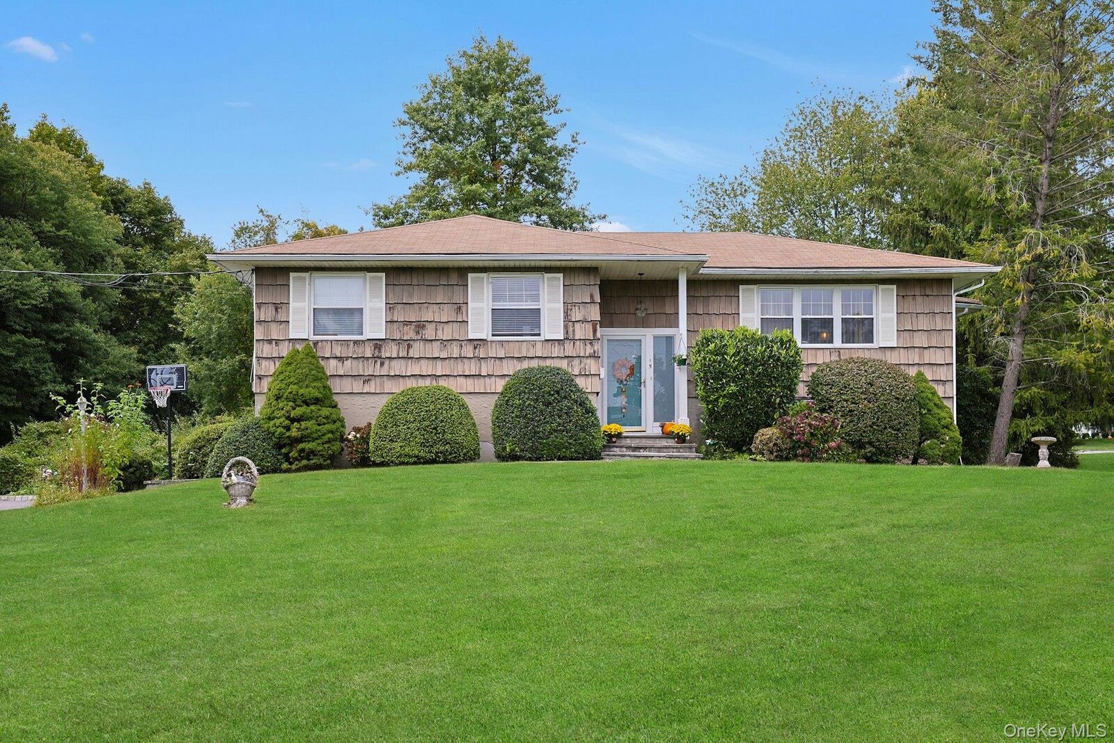 Property Photo:  15 Reeback Drive  NY 10595 