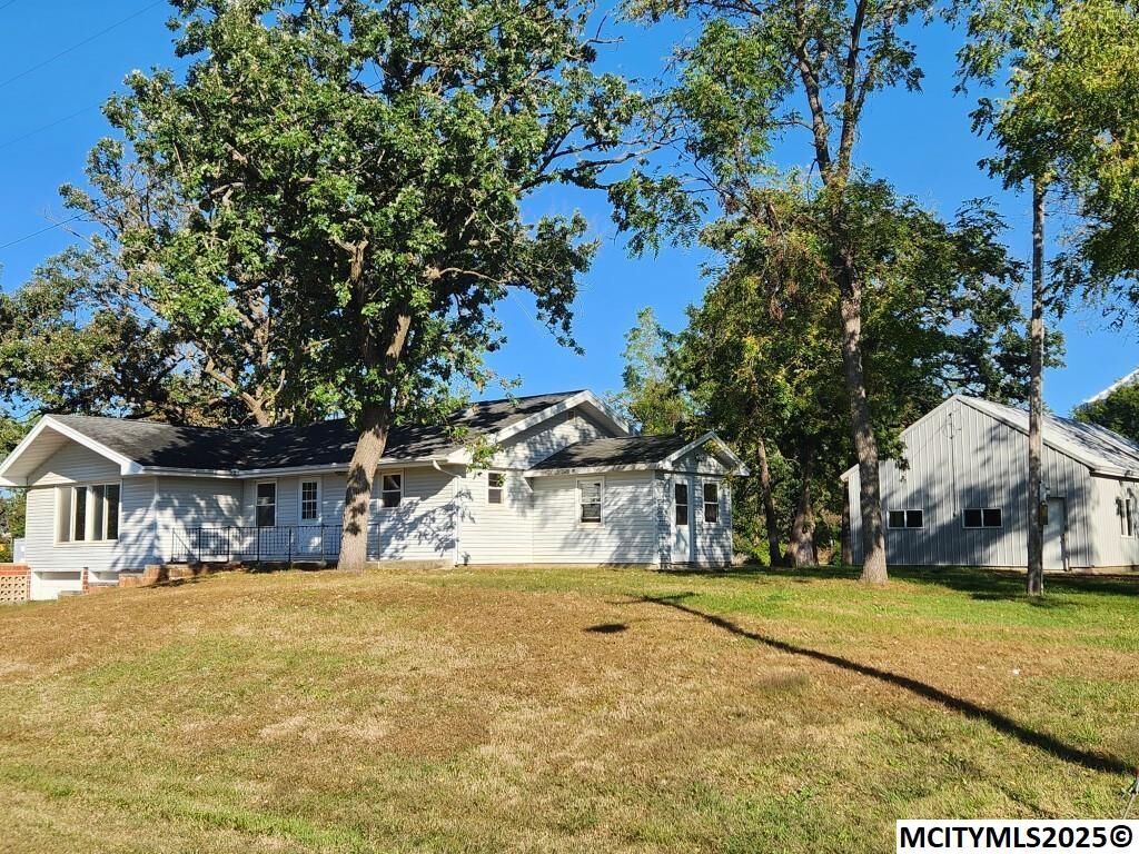 Property Photo:  504 South St  IA 50464