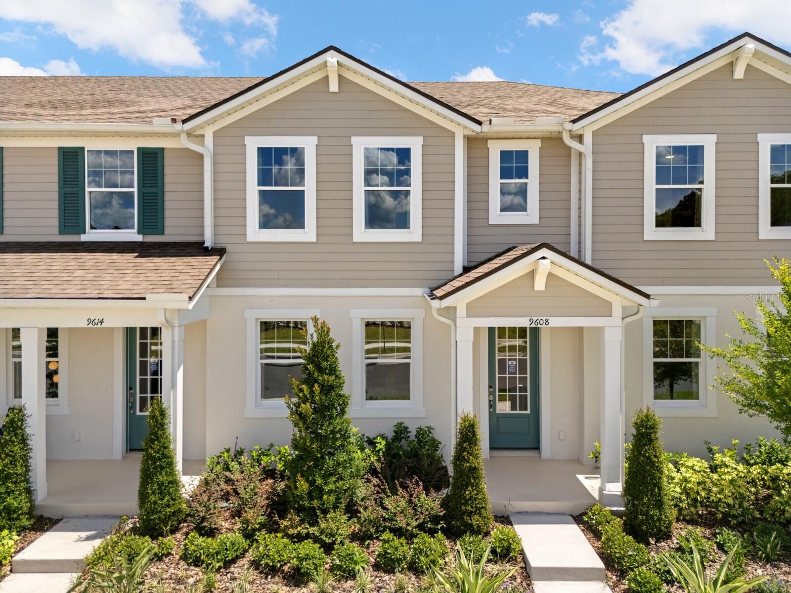 Property Photo:  9932 Red Canoe Alley  FL 32832 