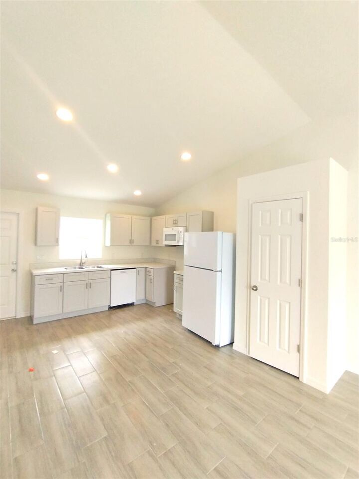 Property Photo:  798 Avenue L  FL 33880 