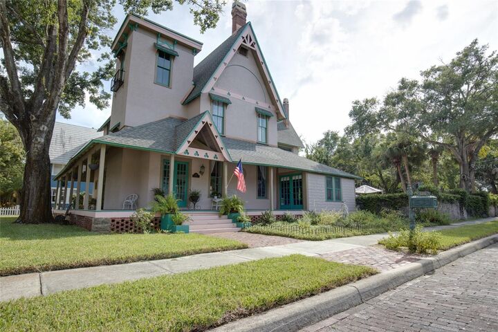Property Photo:  101 Read Street  FL 34689 