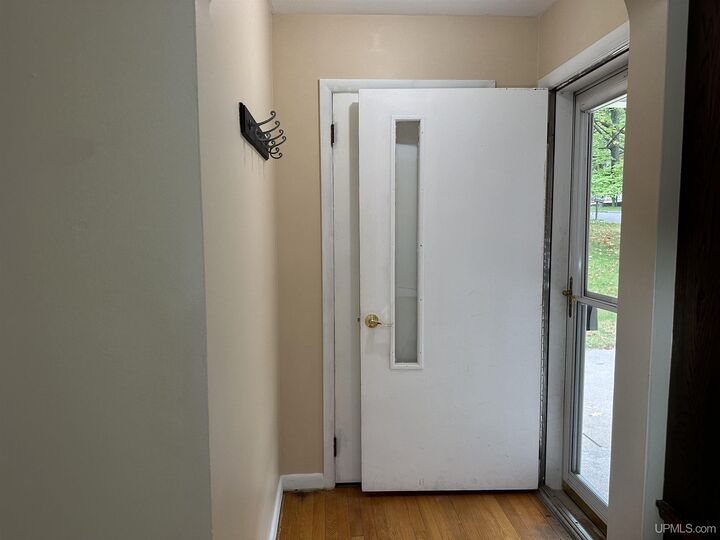 Property Photo:  1518 W Birch Avenue  MI 49855 