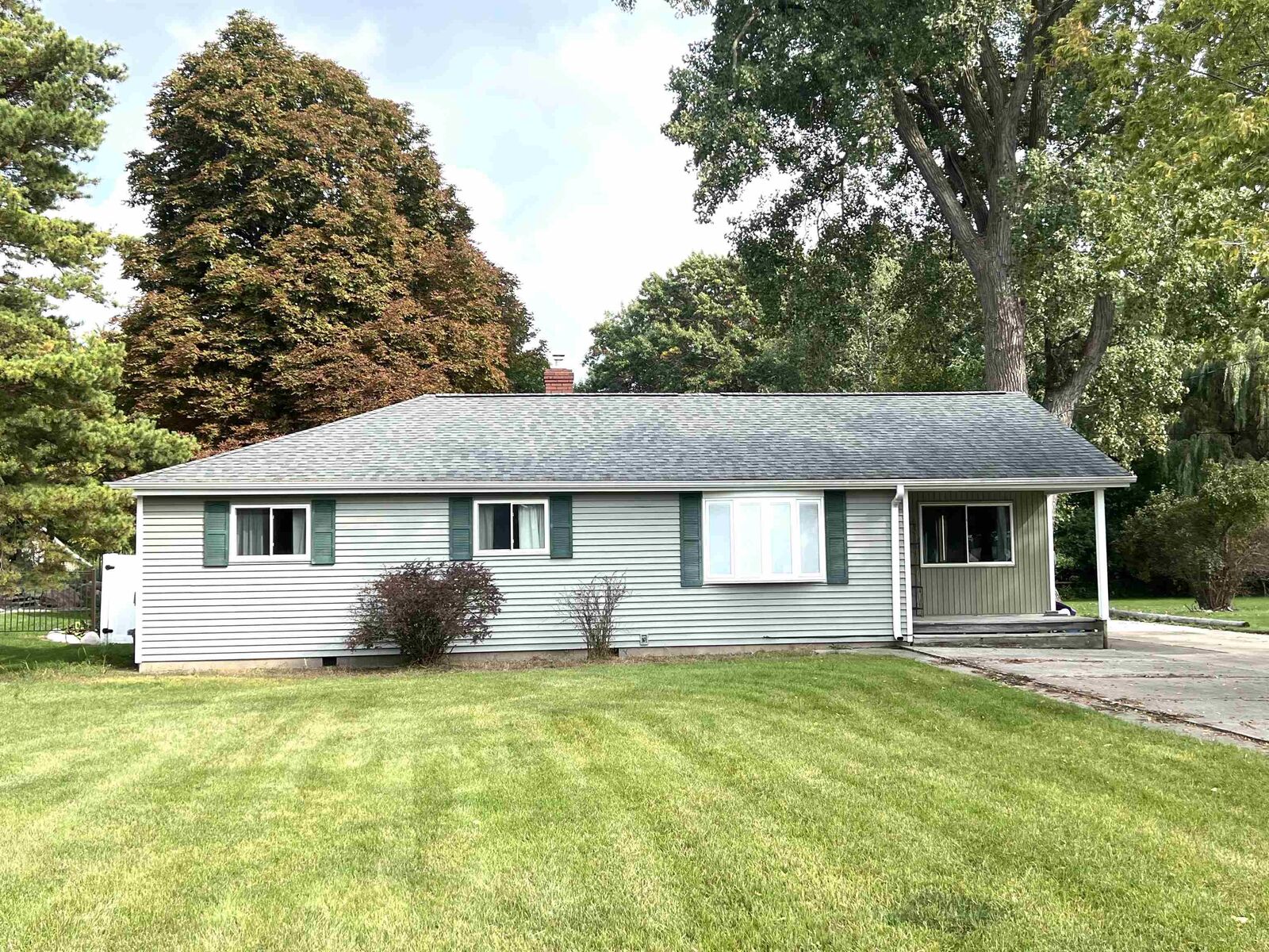 Property Photo:  2825 N Euclid Avenue  MI 48706 
