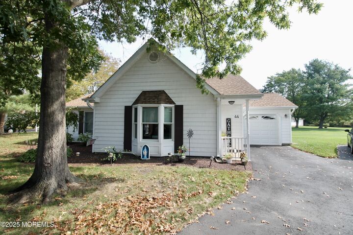 Property Photo:  44 Morden Close  NJ 07728 