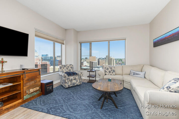 Property Photo:  118 Campau Circle NW  MI 49503 