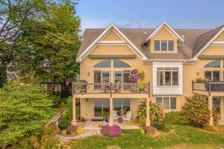 Property Photo: 17533 N Fruitport Road MI 49456