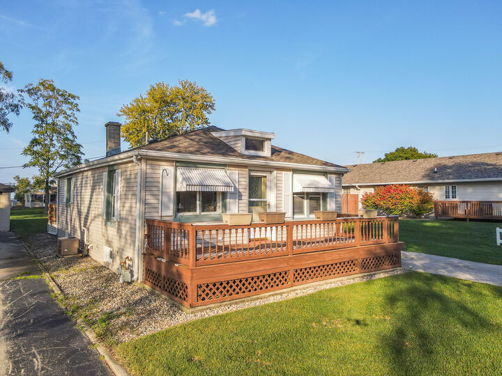 Property Photo: 597 1R N. Birch Street IL 60950