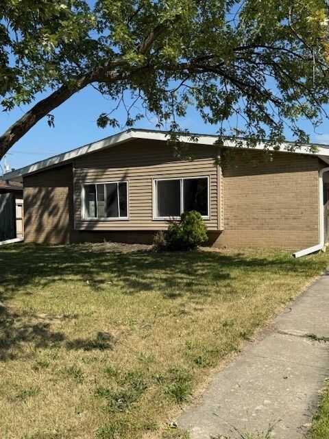 Property Photo:  2421 Lewis Avenue 2421-A  IL 60099 