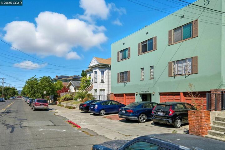 Property Photo:  1919 Curtis  CA 94702