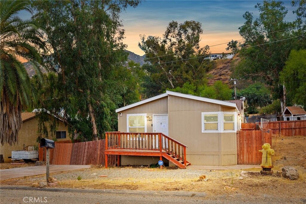 Property Photo: 17603 Hayes CA 92530