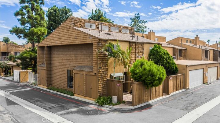 Property Photo:  1675 W Lambert Road 22  CA 90631 