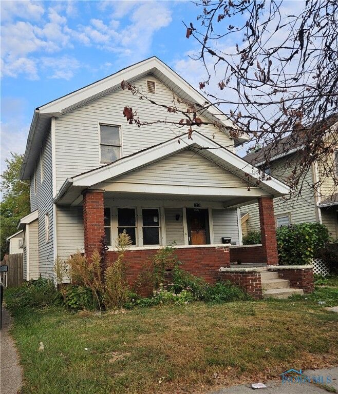 Property Photo:  1016 Woodsdale Avenue  OH 43609 