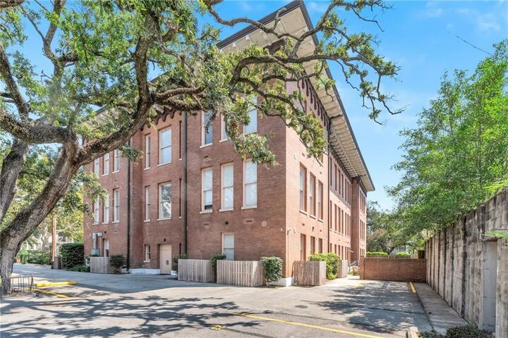 Property Photo: 3601 Camp Street 104 LA 70115