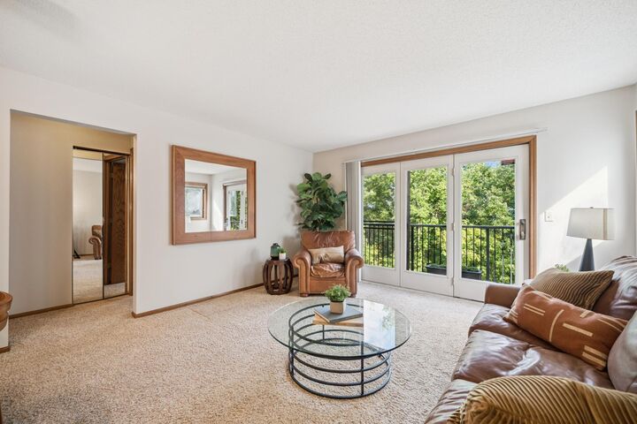 Property Photo: 369 Belvidere Street E 369B MN 55107